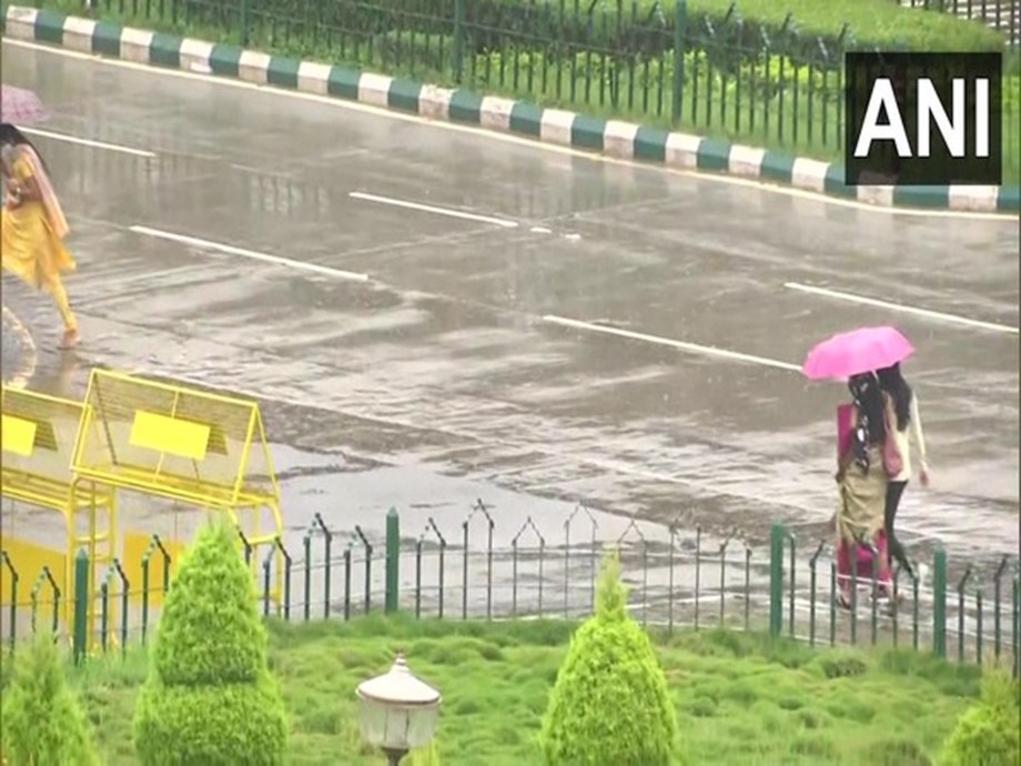 Maharashtra: IMD issues Orange alert for several districts, yellow alert for Mumbai, predicts heavy rain Maharashtra: IMD issues Orange alert for several districts, yellow alert for Mumbai, predicts heavy rain