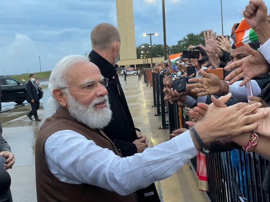 Ecstatic Indian-Americans welcome PM Modi in Washington Ecstatic Indian-Americans welcome PM Modi in Washington