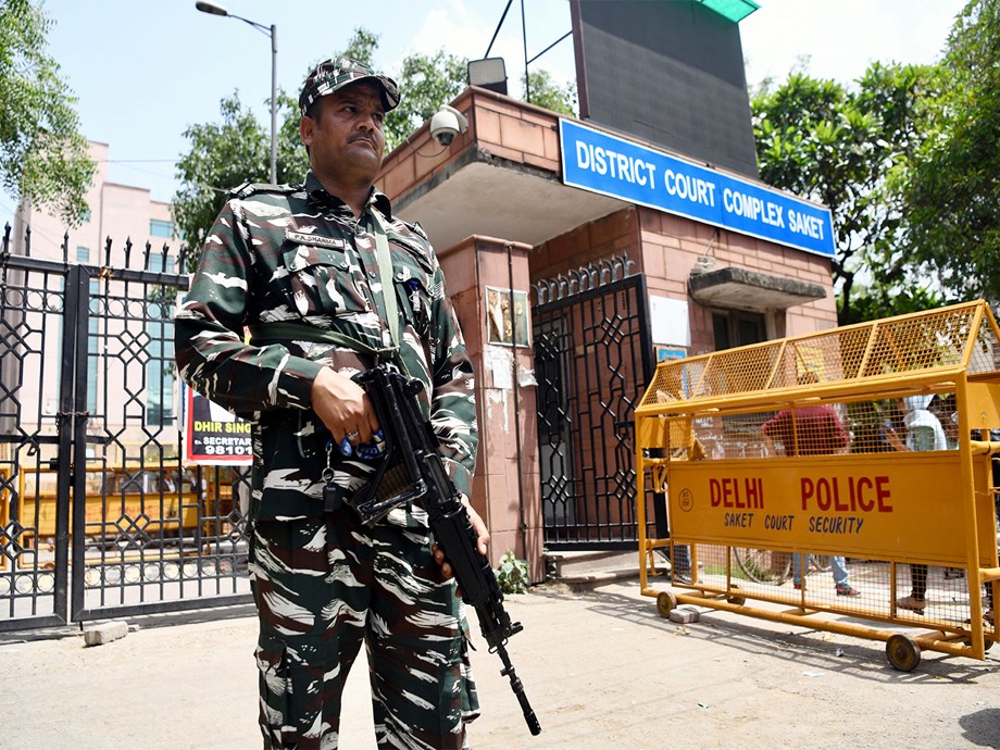 Court hears arguements on behalf of Samir Modi, police oppose bail plea Court hears arguements on behalf of Samir Modi, police oppose bail plea