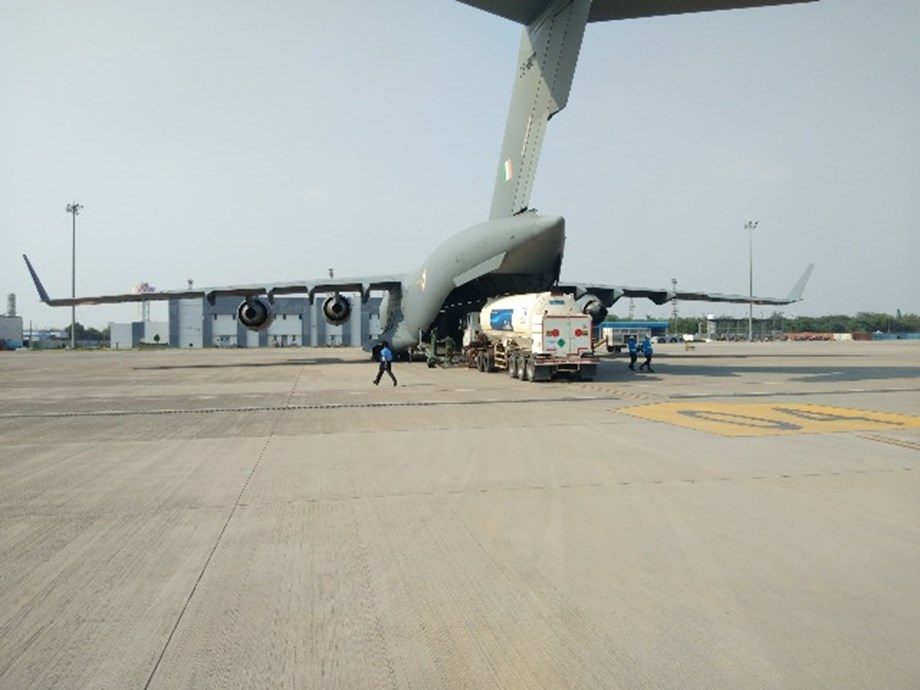 IAF airlifts 3 oxygen containers from Singapore to Panagarh in Bengal IAF airlifts 3 oxygen containers from Singapore to Panagarh in Bengal