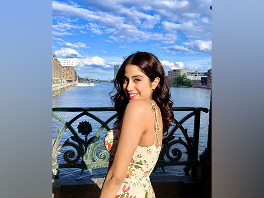 Janhvi Kapoor shares cool hues in her recent social media post Janhvi Kapoor shares cool hues in her recent social media post