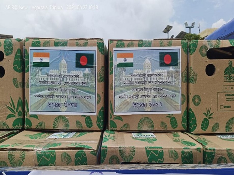 Tripura CM Manik Saha sends pineapples to Bangladesh PM Sheikh Hasina Tripura CM Manik Saha sends pineapples to Bangladesh PM Sheikh Hasina