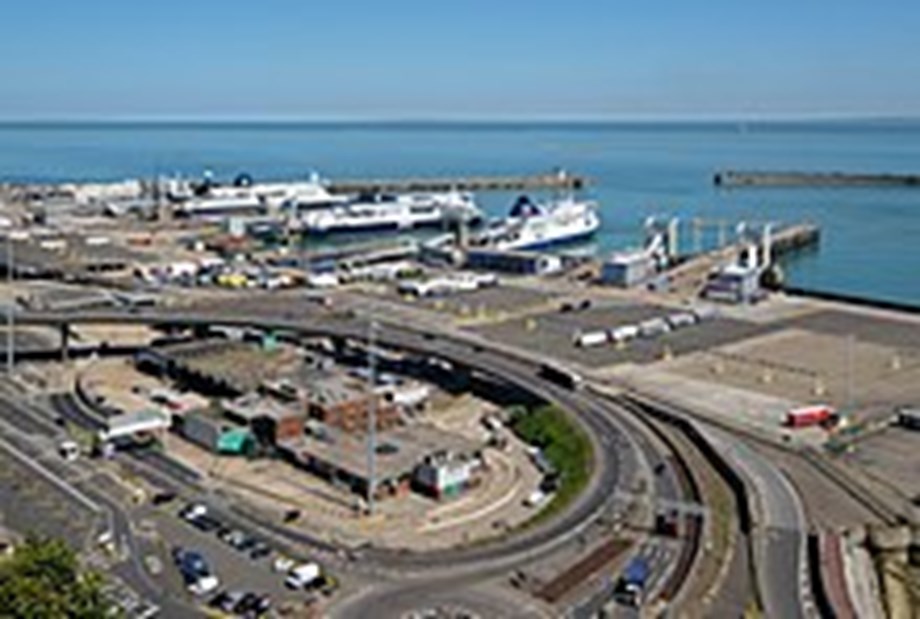 UK holidaymakers face more long delays at Port of Dover UK holidaymakers face more long delays at Port of Dover