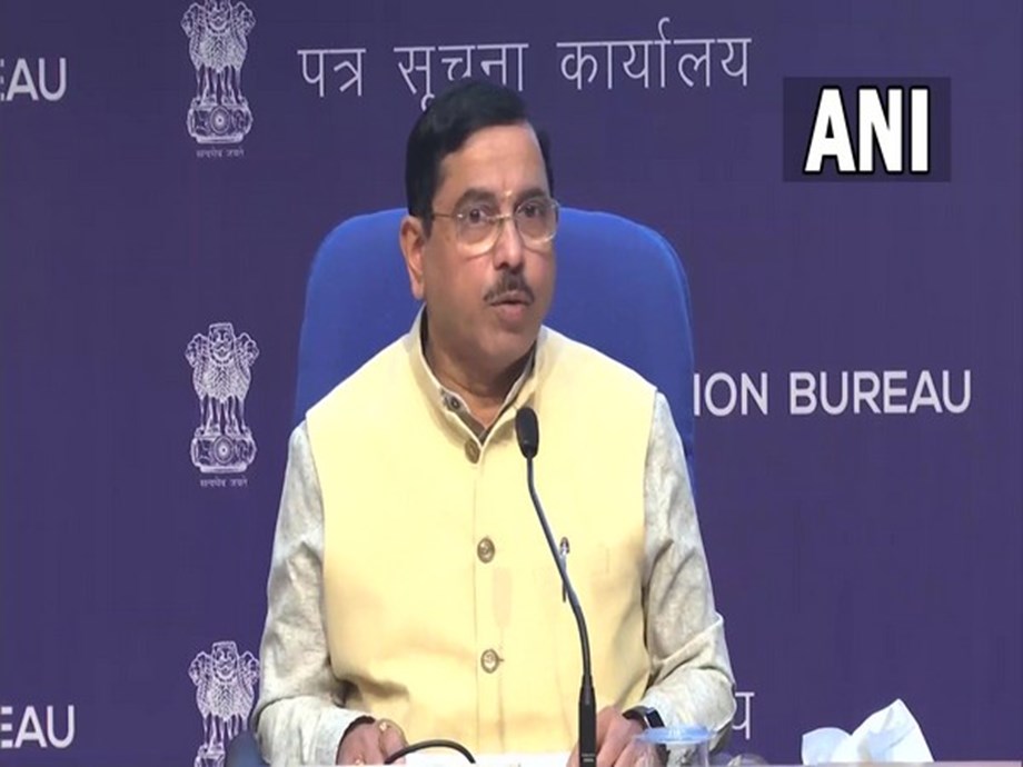 Agriculture Ministry to finalize dates to discuss three farm laws in forthcoming session of Parliament, assures Pralhad Joshi Agriculture Ministry to finalize dates to discuss three farm laws in forthcoming session of Parliament, assures Pralhad Joshi