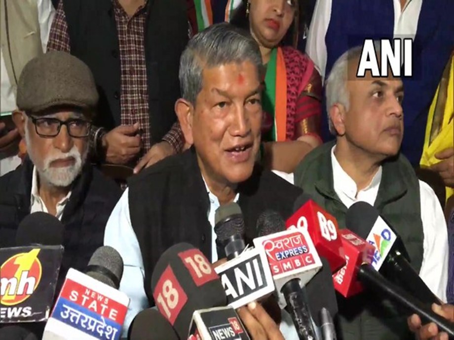 Will offer land to Yogi Adityanth in Uttarakhand after he loses UP polls, says Congress leader Harish Rawat Will offer land to Yogi Adityanth in Uttarakhand after he loses UP polls, says Congress leader Harish Rawat