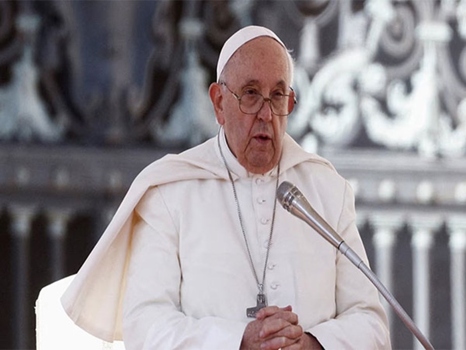 A Final Farewell: Hundreds of Thousands Mourn Pope Francis at St. Peters A Final Farewell: Hundreds of Thousands Mourn Pope Francis at St. Peters