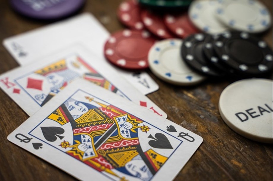 UK to toughen gambling rules for smartphone era UK to toughen gambling rules for smartphone era