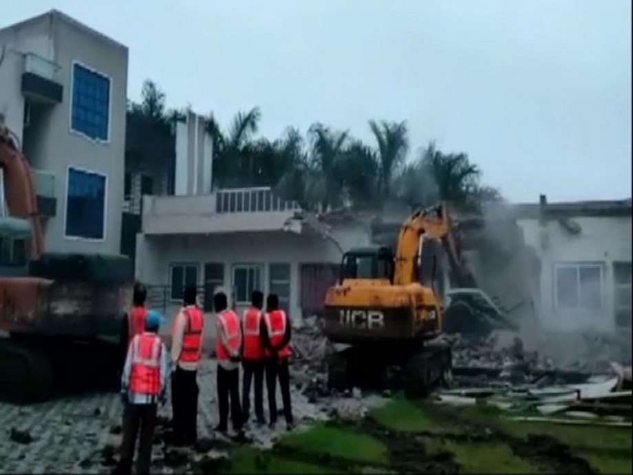 Indore administration recovers state govt land worth Rs 1,000 crores from mafias Indore administration recovers state govt land worth Rs 1,000 crores from mafias