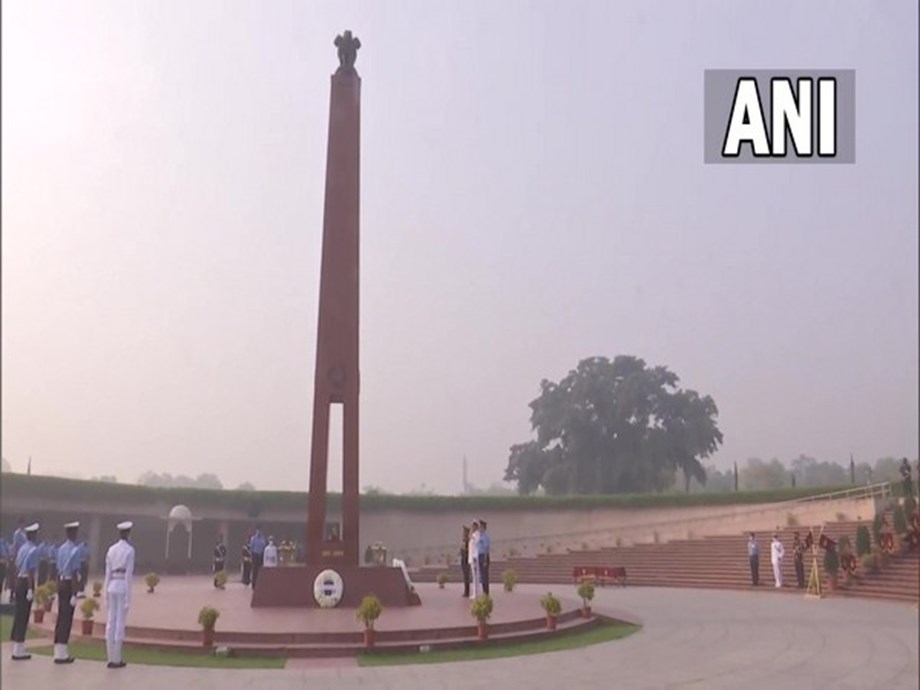 Services chiefs, Defence Secretary lay wreath at National War Memorial on its third anniversary Services chiefs, Defence Secretary lay wreath at National War Memorial on its third anniversary