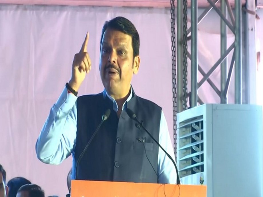 Maharashtra DyCM Fadnavis praises Pune police for 3,500 cr drug seizure, announces Rs 25 lakh reward Maharashtra DyCM Fadnavis praises Pune police for 3,500 cr drug seizure, announces Rs 25 lakh reward