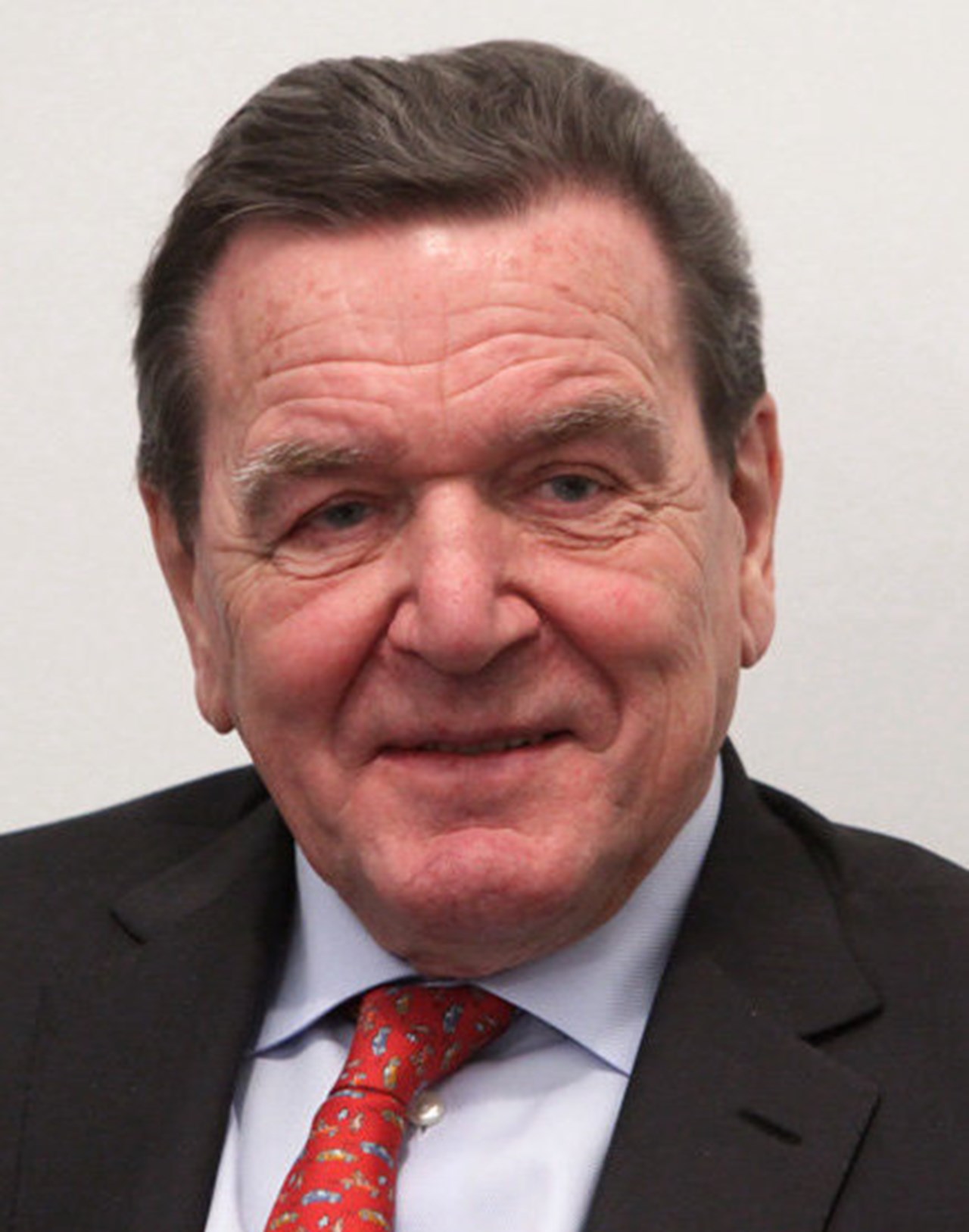 Ex-Bundesvorsitzender Schröder bleibt trotz Russland-Verbindungen Mitglied von Scholz‘ SPD