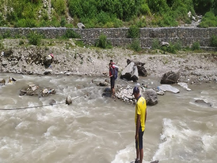 Uttarakhand: Two trapped in Mandakini River rescued by SDRF, Police Uttarakhand: Two trapped in Mandakini River rescued by SDRF, Police