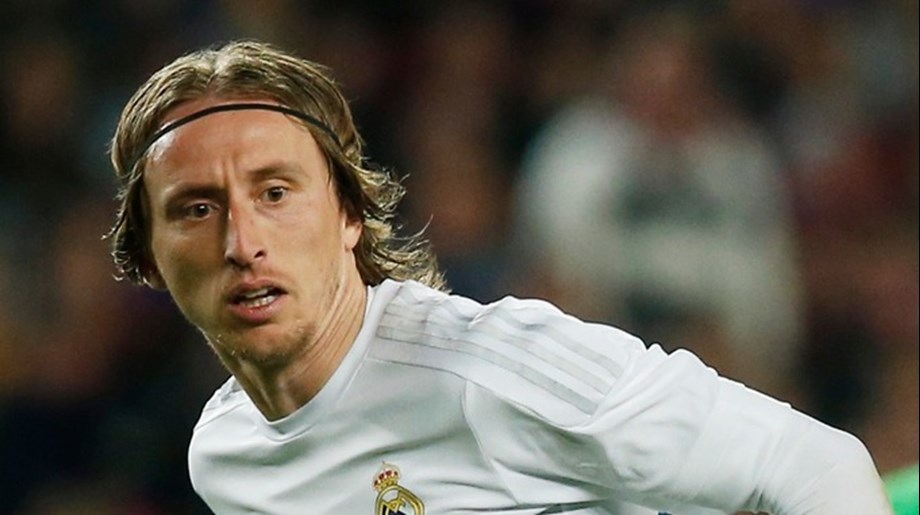 Croatian midfielder Luka Modric ends Ronaldo-Messi hegemony; to be crowned player of the year