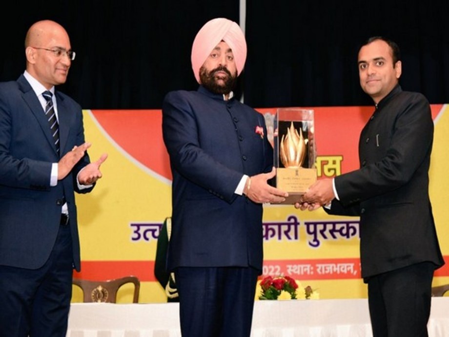 Uttarakhand: Governor honours five District Magistrates for good governance Uttarakhand: Governor honours five District Magistrates for good governance