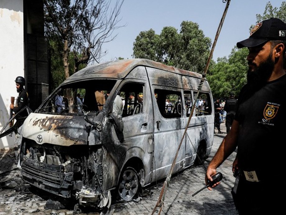 Pakistan: Karachi University to remain suspended tomorrow after deadly blast kills four Pakistan: Karachi University to remain suspended tomorrow after deadly blast kills four