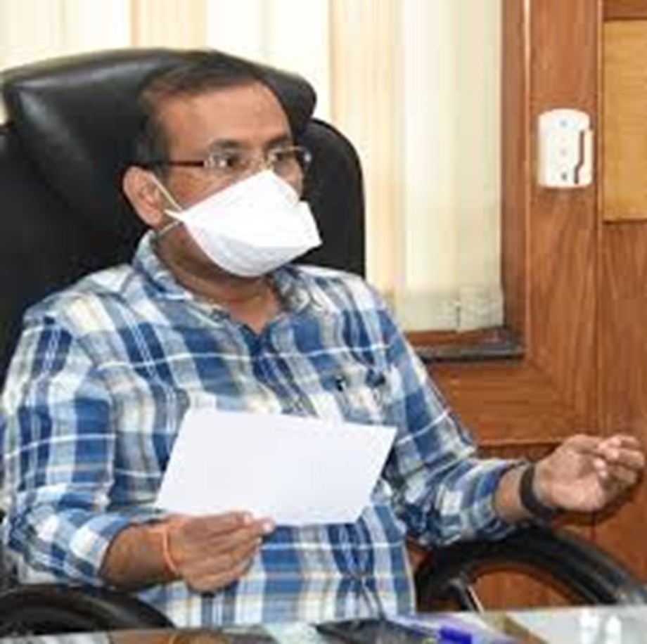 Centre should give free COVID-19 vaccine to poor:Maha minister Centre should give free COVID-19 vaccine to poor:Maha minister