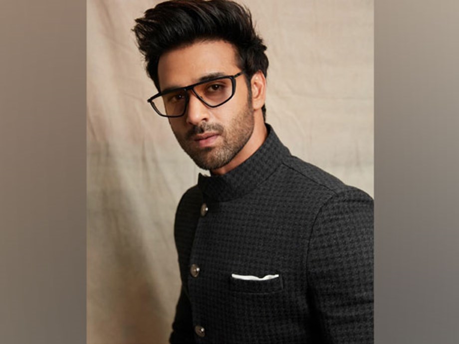 Pulkit Samrat flaunts chiseled body, says being fit is a lifestyle Pulkit Samrat flaunts chiseled body, says being fit is a lifestyle