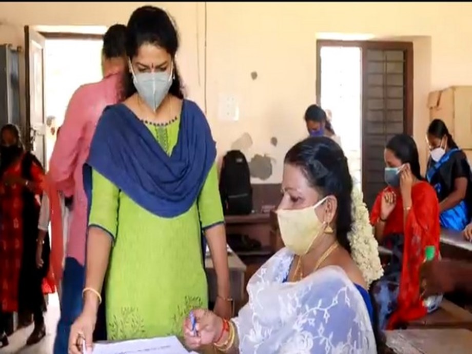 45-year-old specially-abled Kerala woman appears for class 10 exam soon after her wedding 45-year-old specially-abled Kerala woman appears for class 10 exam soon after her wedding