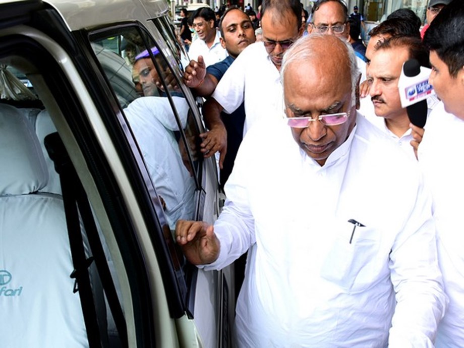 Kharge formally takes over as Congress president Kharge formally takes over as Congress president