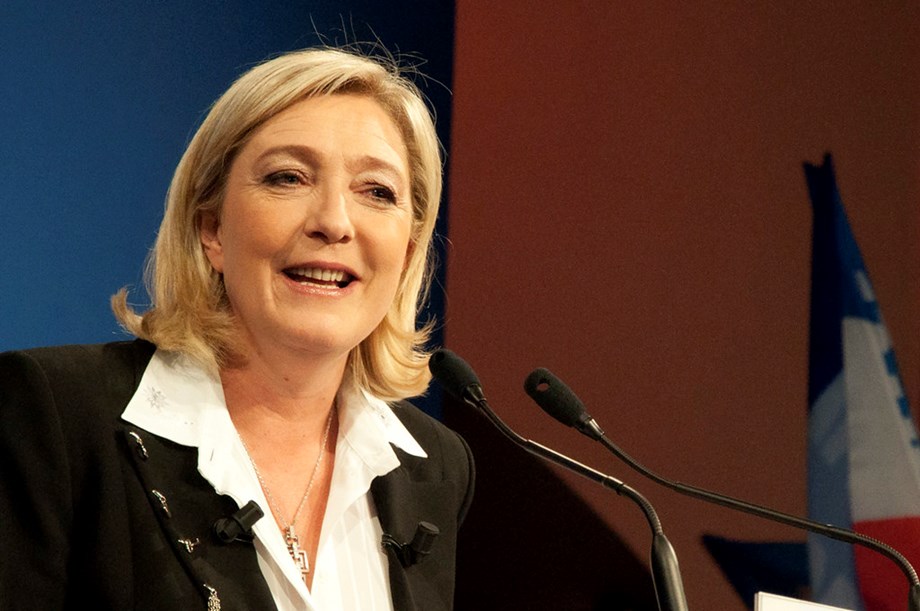 Macron Le Pen qualifie de « choquant » le package salarial du PDG de Stellantis