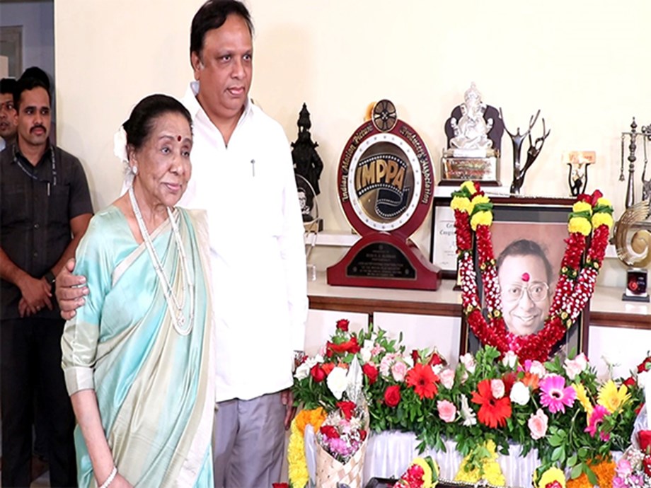Asha Bhosle Pays Heartfelt Tribute to RD Burman on 86th Birth Anniversary Asha Bhosle Pays Heartfelt Tribute to RD Burman on 86th Birth Anniversary