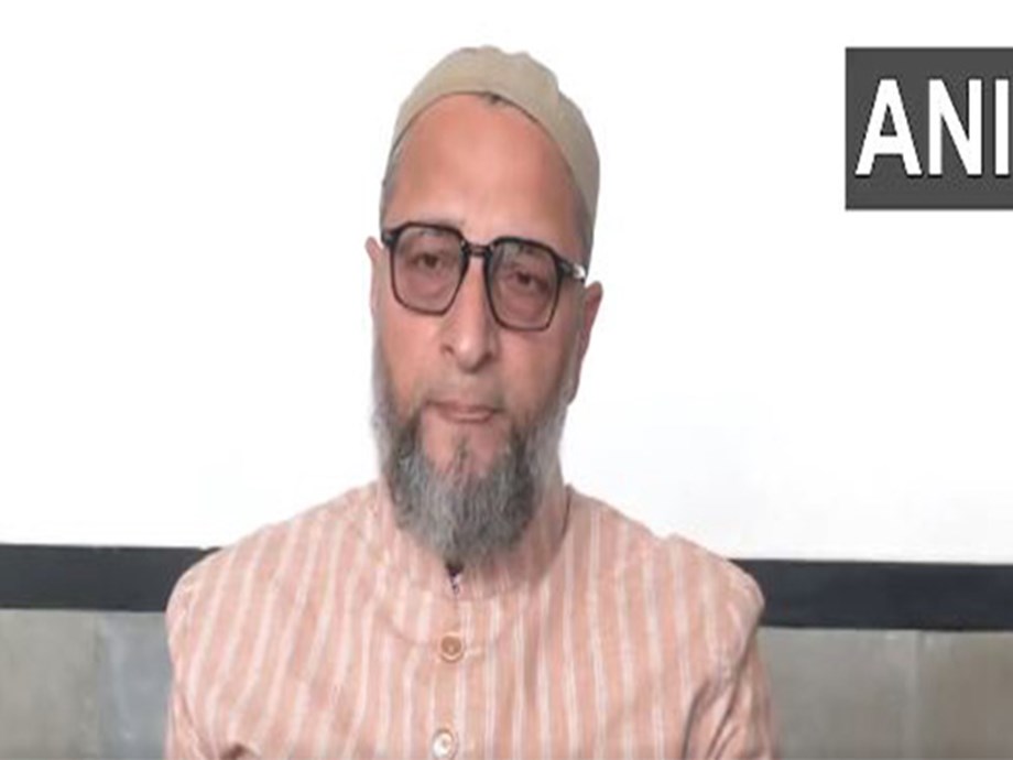 Reflection of poor quality of infrastructure built by Modi sarkar: AIMIM Chief Asaduddin Owaisi on collapse of Shivaji Statue Reflection of poor quality of infrastructure built by Modi sarkar: AIMIM Chief Asaduddin Owaisi on collapse of Shivaji Statue