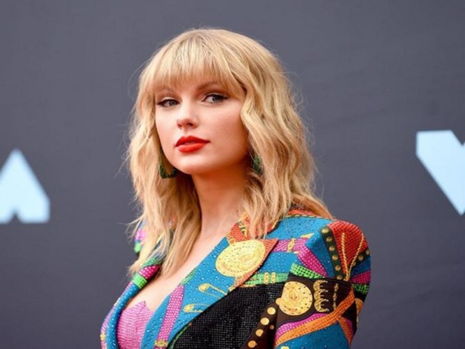 Entertainment News Roundup: Taylor Swift, songwriters agree to end ‘Shake It Off’ copyright case; Cyndi Lauper to perform as Biden signs marriage equality act and more