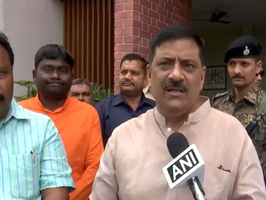 Political Rhetoric Heats Up in Bihar: JDU and Jan Suraaj Clash with Mahagathbandhan Political Rhetoric Heats Up in Bihar: JDU and Jan Suraaj Clash with Mahagathbandhan