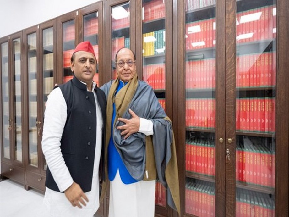 Shankersinh Vaghela meets Akhilesh Yadav amid efforts at opposition unity for 2024 Lok Sabha polls Shankersinh Vaghela meets Akhilesh Yadav amid efforts at opposition unity for 2024 Lok Sabha polls