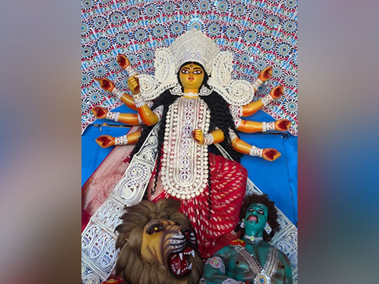 De Sunderbans sluiten zich aan bij de Durga Pujas in Kolkata, Nederland