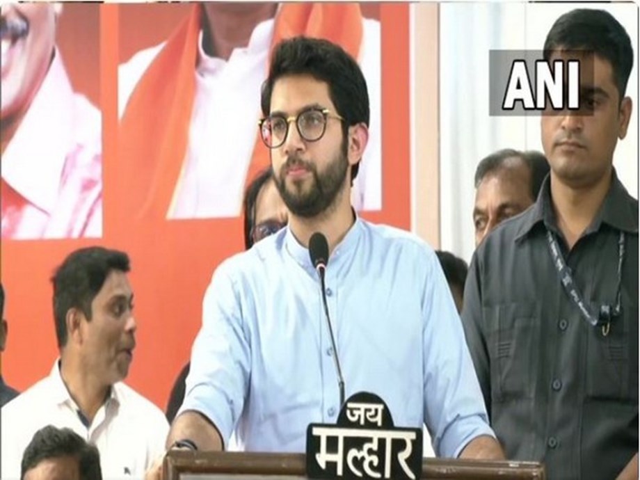 Maharashtra: Aaditya Thackeray flays Shinde-Fadnavis government over shifting of Tata Airbus Project to Gujarat Maharashtra: Aaditya Thackeray flays Shinde-Fadnavis government over shifting of Tata Airbus Project to Gujarat