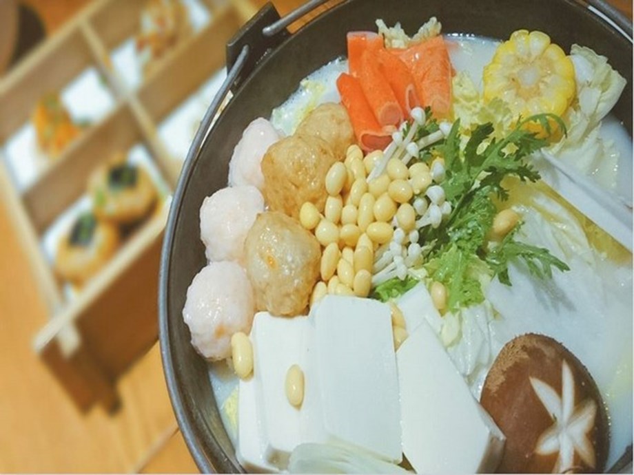 American woman invites Afghan refugee family for Thanksgiving meal to acquaint them with US traditions American woman invites Afghan refugee family for Thanksgiving meal to acquaint them with US traditions