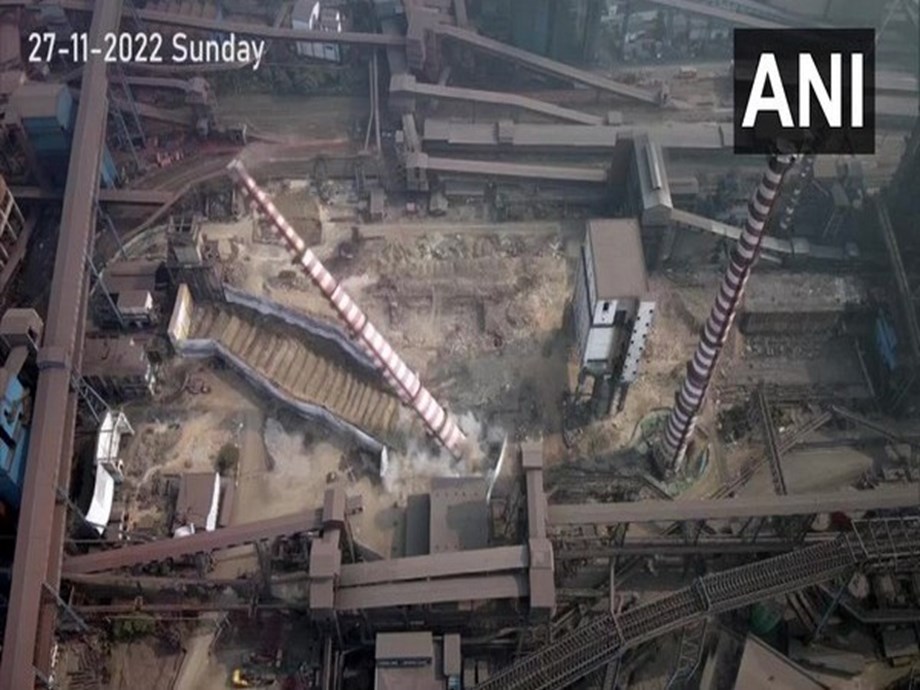 Jharkhand: 110 m high chimney of Tata Steel plant demolished in 11 seconds| Roadsleeper.com