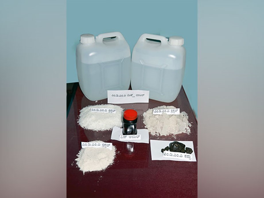 Bengaluru: Drugs worth Rs 3 cr seized, 2 held Bengaluru: Drugs worth Rs 3 cr seized, 2 held