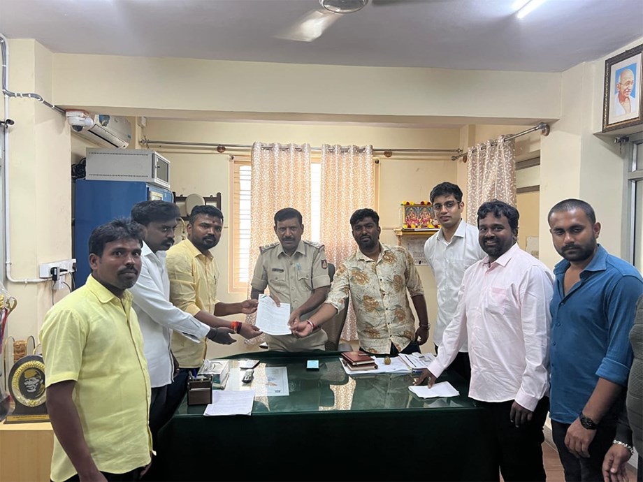 Scandal Unveiled: Wasim Akrams Alleged Ties to Betting App Scandal Unveiled: Wasim Akrams Alleged Ties to Betting App