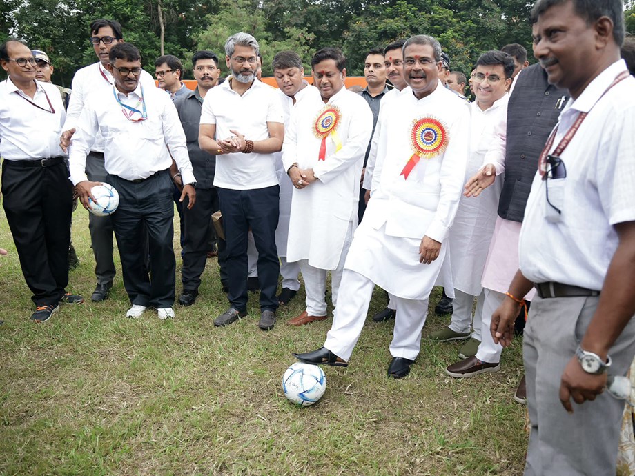 Kick-off for Football for Schools: Over 88,000 FIFA Footballs Rolled Out in West Bengal Kick-off for Football for Schools: Over 88,000 FIFA Footballs Rolled Out in West Bengal