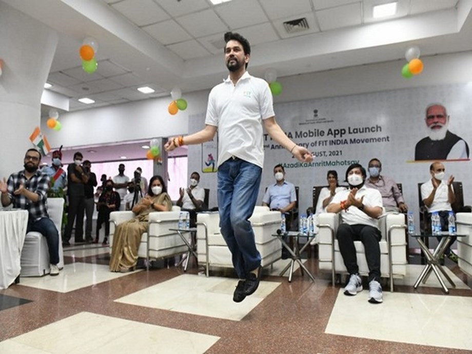 National Sports Day: Anurag Thakur skips rope, sets precedent for fitness levels National Sports Day: Anurag Thakur skips rope, sets precedent for fitness levels