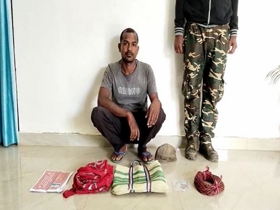 Chhattisgarh: Man held for supplying goods to Naxals in Kanker Chhattisgarh: Man held for supplying goods to Naxals in Kanker