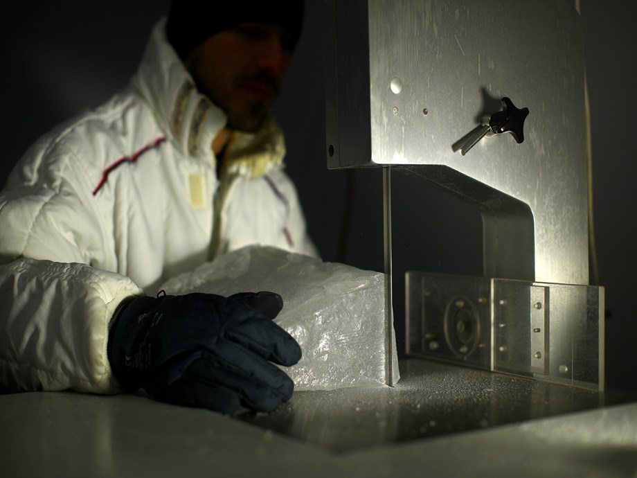 Pioneering Light-Controlled Quantum Breakthrough in Graphene