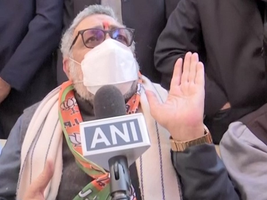 Rahul Gandhi is a fake Gandhi: Union Minister Giriraj Singh Rahul Gandhi is a fake Gandhi: Union Minister Giriraj Singh