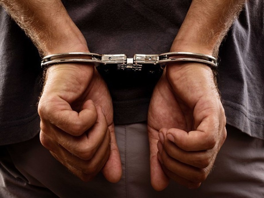 Maharashtra: 2 men arrested for raping minor girl, posing as police personnel in Thane Maharashtra: 2 men arrested for raping minor girl, posing as police personnel in Thane