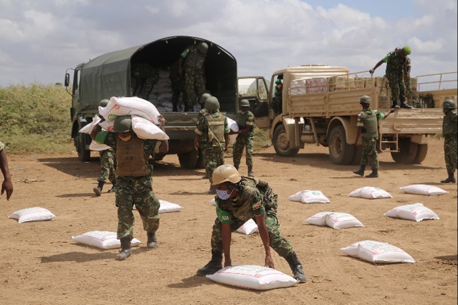 AMISOM provides humanitarian relief to Jowhar families affected by flood AMISOM provides humanitarian relief to Jowhar families affected by flood