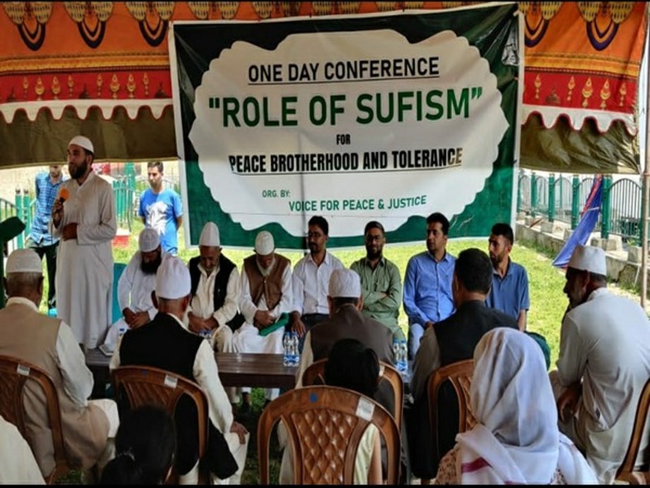 Sufi conference held in Kashmir, lays emphasis on peace and brotherhood Sufi conference held in Kashmir, lays emphasis on peace and brotherhood