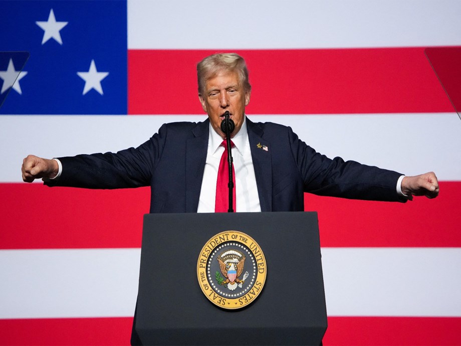 Trump Suggests Using Tariff Revenues for American Rebates Amid Shutdown Threats Trump Suggests Using Tariff Revenues for American Rebates Amid Shutdown Threats