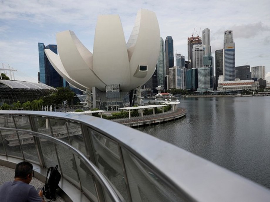 Singapore tourist arrivals fall to record low in 2021 Singapore tourist arrivals fall to record low in 2021
