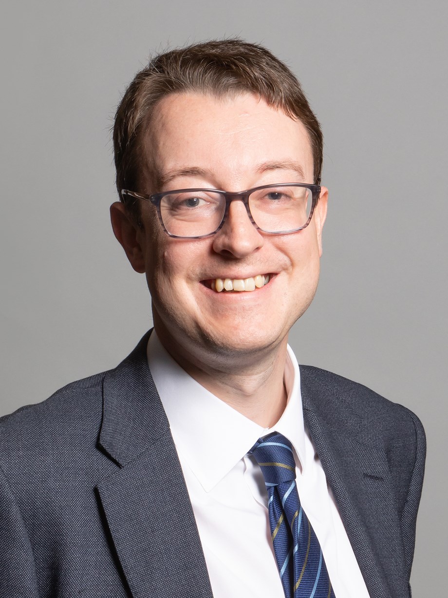 Britain warns Russia of sanctions on Kremlin-linked people and businesses Britain warns Russia of sanctions on Kremlin-linked people and businesses