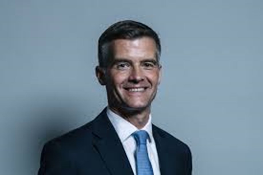 UK air travel disruption to last for days -minister UK air travel disruption to last for days -minister