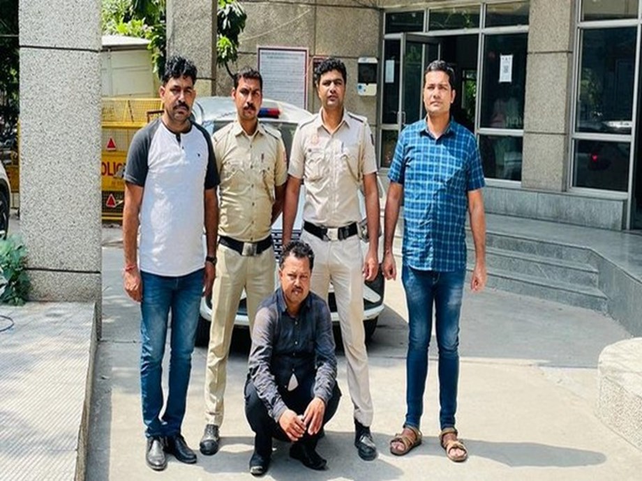 Delhi: Child trafficking racket busted, private hospital owner along with three arrested Delhi: Child trafficking racket busted, private hospital owner along with three arrested