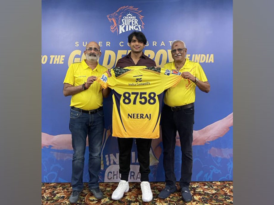 CSK felicitates Neeraj Chopra, presents him Rs 1 crore CSK felicitates Neeraj Chopra, presents him Rs 1 crore