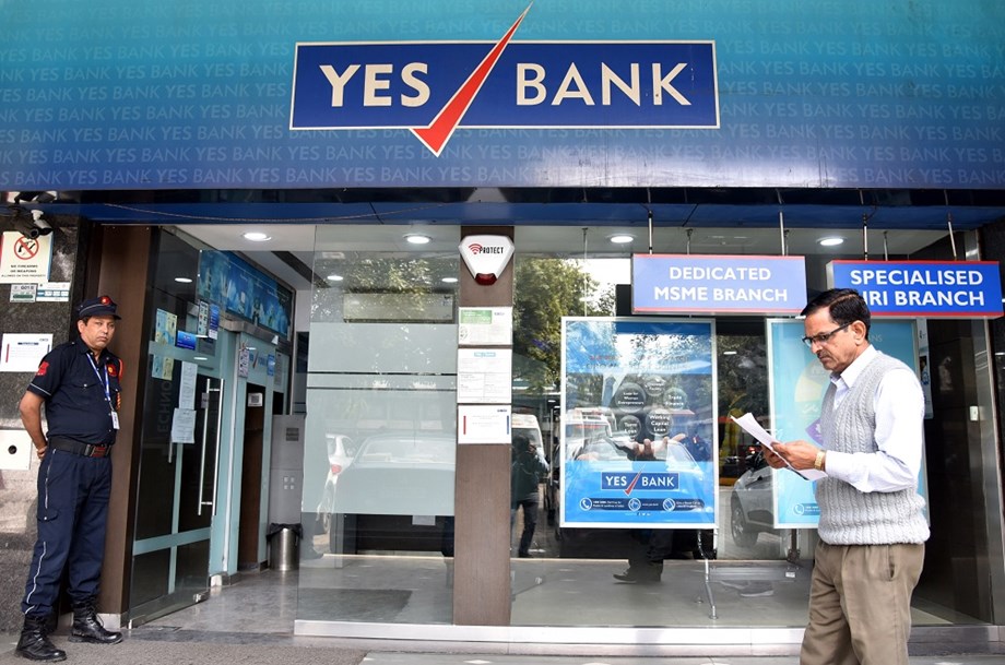 Yes Bank elevates Banodkar as CFO, Adlakha as HR head Yes Bank elevates Banodkar as CFO, Adlakha as HR head
